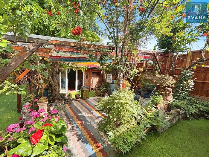 3 Bedroom End Of Terrace House For Sale In Ash Green Lane, Coventry, CV7