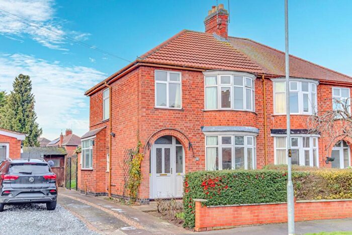 3 Bedroom Semi Detached House For Sale In Kings Drive, Leicester Forest East, LE3