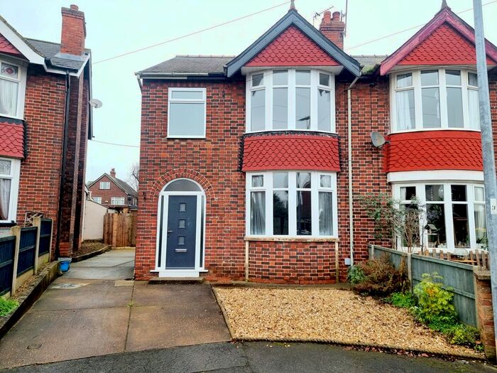 3 Bedroom Semi-Detached House To Rent In Leonard Crescent, Scunthorpe, DN15