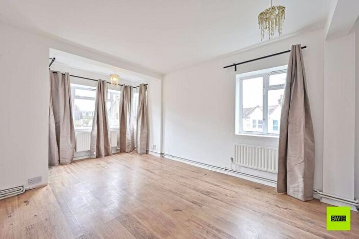 3 Bedroom Flat To Rent In Gap Road, London, SW19