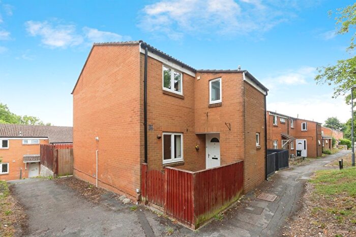 3 Bedroom Semi-Detached House For Sale In Carmarthen Grove, Willsbridge, Bristol, BS30