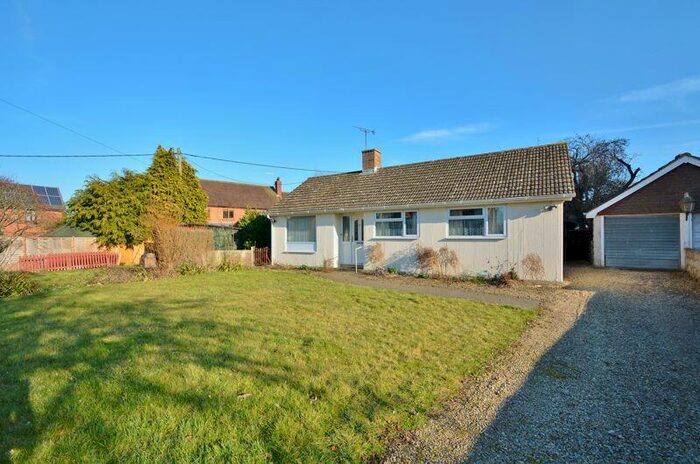 3 Bedroom Detached Bungalow For Sale In Silver Street, Tetsworth, OX9