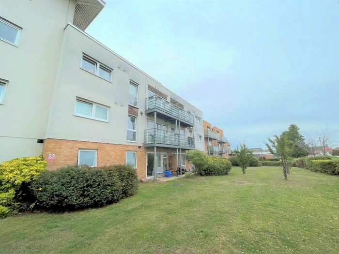 2 Bedroom Flat To Rent In Bircham Road, Southend-On-Sea, Essex, SS2