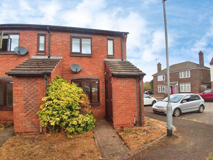 2 Bedroom Terraced House For Sale In Saxonfields, Bidford, B50