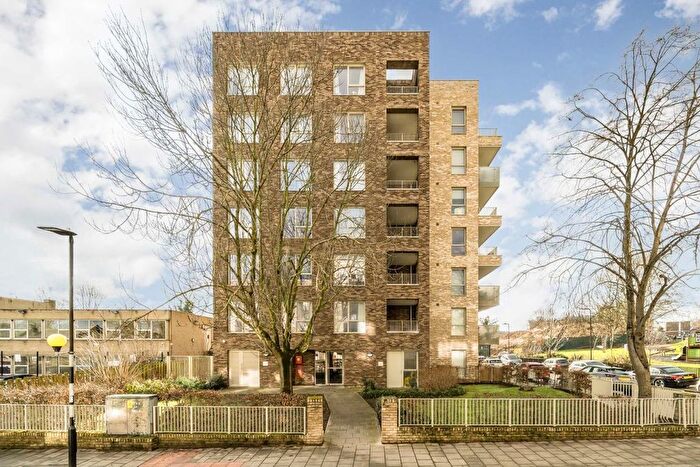 2 Bedroom Flat For Sale In Avenue Road, Acton, W3