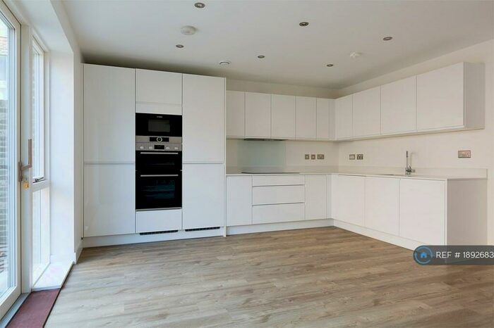 5 Bedroom Flat To Rent In Hazell Street, Cambridge, CB1