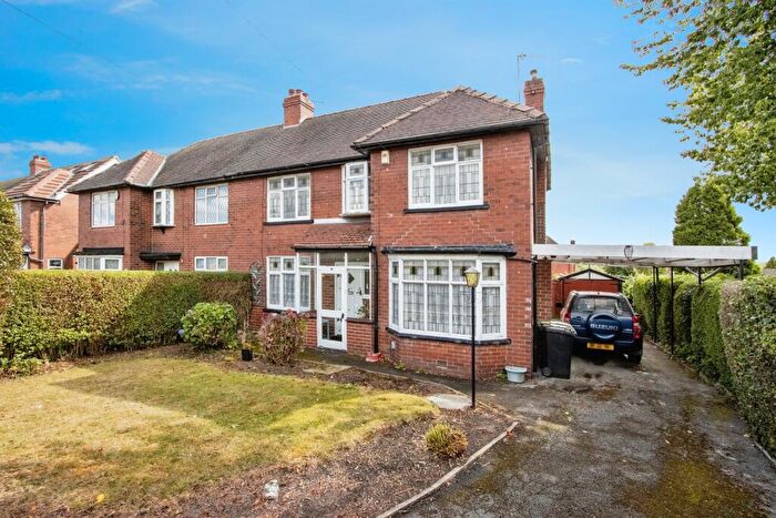 3 Bedroom Semi-Detached House For Sale In Temple Grove, Leeds, LS15