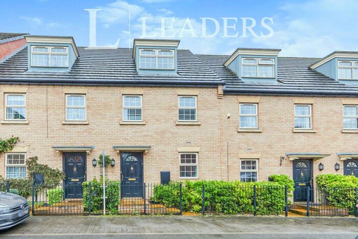 3 Bedroom Town House To Rent In Baseball Drive, Derby, DE23