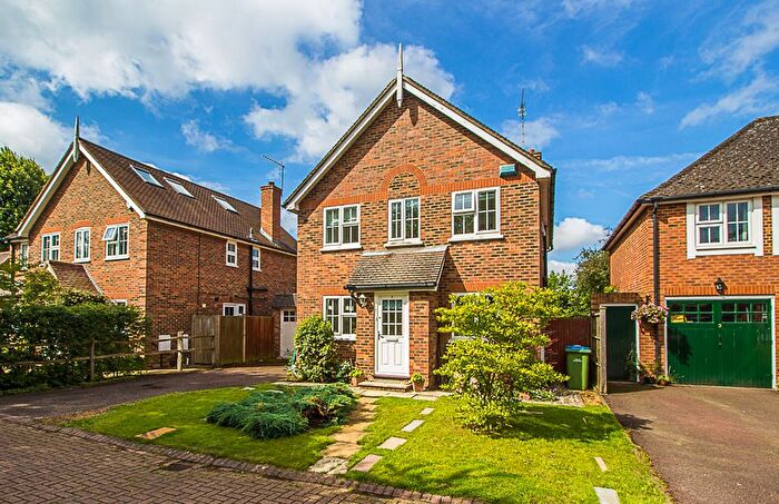 3 Bedroom Detached House To Rent In Green Mead, Esher, KT10