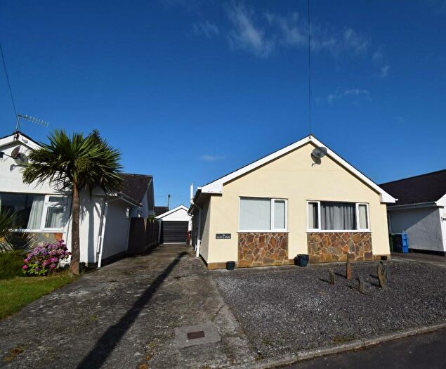 3 Bedroom Detached Bungalow For Sale In Cefn Y Gader, Morfa Bychan, LL49
