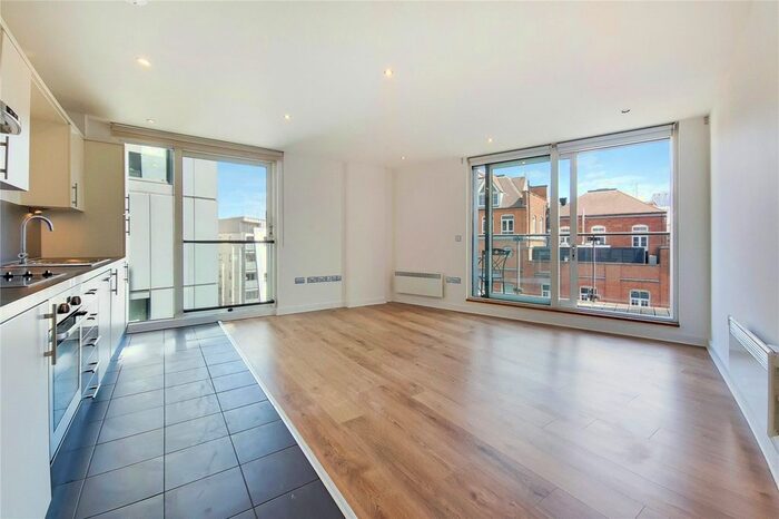 2 Bedroom Flat To Rent In Brewhouse Yard, Clerkenwell, London, EC1V