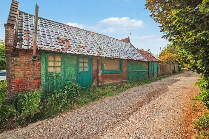 Barn Conversion For Sale In Briar Lane, Swainsthorpe, Norwich, Norfolk, NR14
