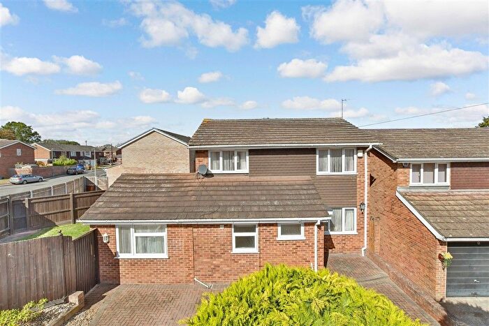 5 Bedroom Detached House For Sale In Moor Park Close, Rainham, Gillingham, Kent, ME8