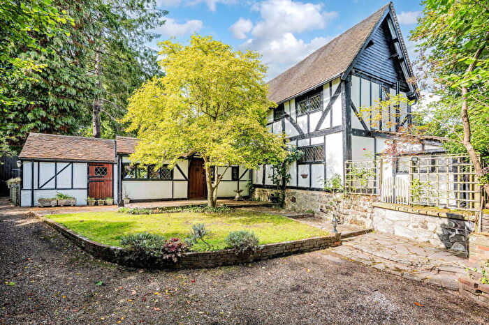 3 Bedroom Detached House For Sale In Church Road, Lingfield, RH7