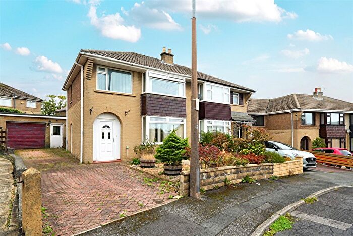 3 Bedroom Semi-Detached House For Sale In Thorpe Green Drive, Golcar, Huddersfield, West Yorkshire, HD7