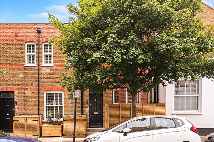 2 Bedroom Flat To Rent In Acton Lane, London, W4