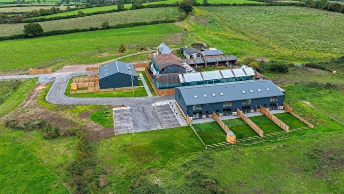 4 Bedroom Barn Conversion For Sale In Burston Ridge Farm, Rowsham, Aylesbury, HP22
