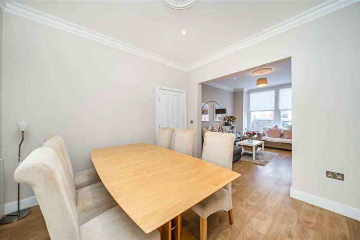 5 Bedroom Terraced House For Sale In Gaskarth Road, Balham, SW12