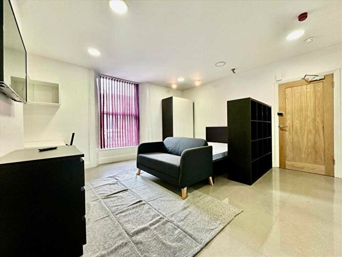 Studio To Rent In North Hill, Plymouth, Plymouth, PL4