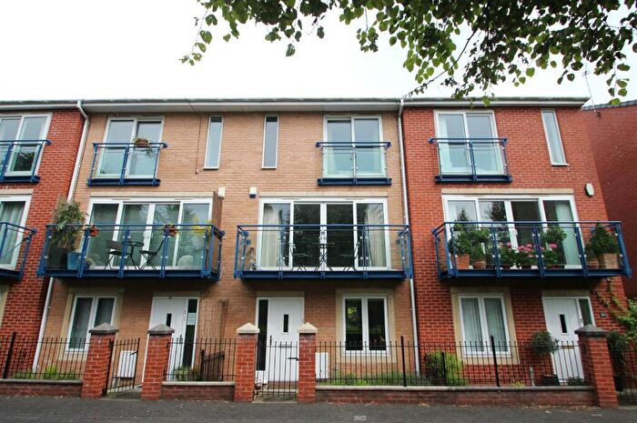 3 Bedroom Town House To Rent In The Sanctuary, Hulme, Manchester, M15