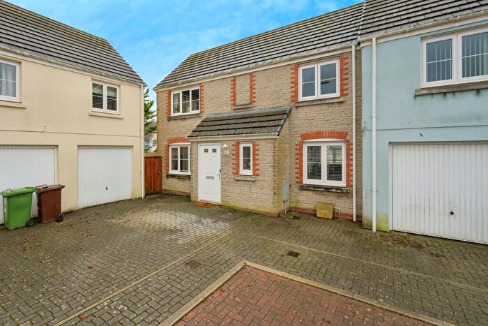 3 Bedroom Semi-Detached House For Sale In Auctioneers Close, Plymouth, PL7