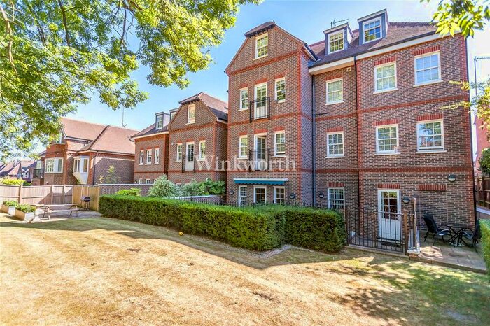 3 Bedroom Flat To Rent In Grafton Court, Finchley Road, London, NW11