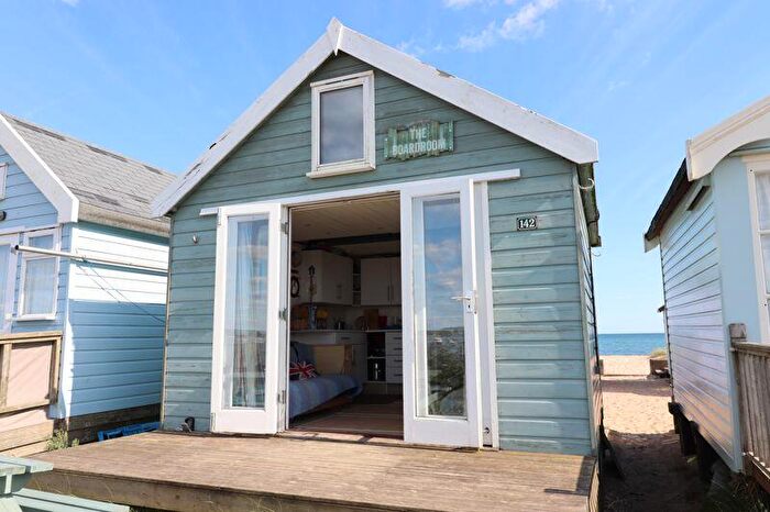 1 Bedroom Detached House For Sale In Mudeford Sand Spit, Hut, BH23