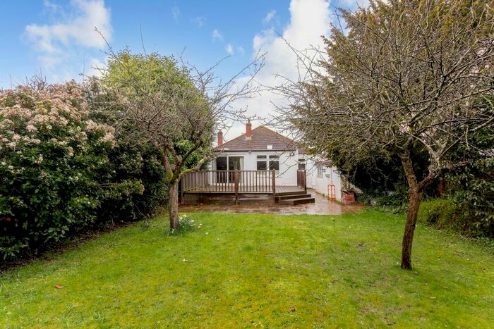 3 Bedroom Bungalow To Rent In St. Andrews Avenue, Windsor, SL4