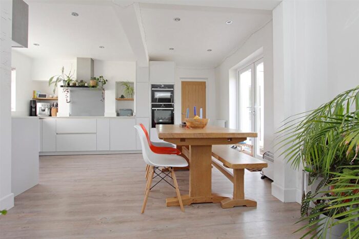 5 Bedroom Terraced House For Sale In Roman Road, Stockbridge, SO20