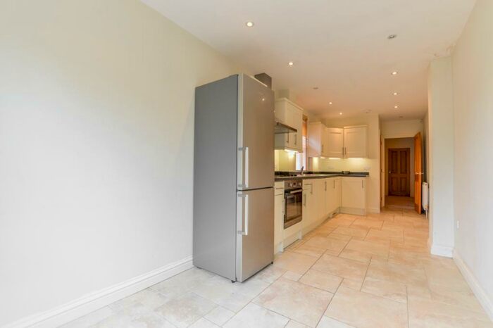 2 Bedroom Detached House To Rent In George Road, Godalming, Surrey, GU7