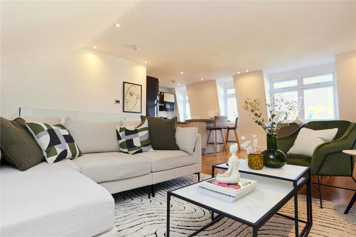 2 Bedroom Flat To Rent In Oxford Gardens, London, W10