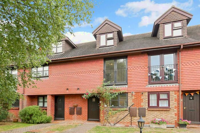 3 Bedroom Terraced House To Rent In Old Bridge Road, Bosham, PO18