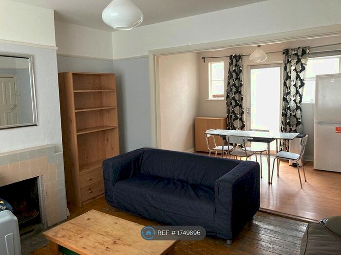 2 Bedroom Semi-Detached House To Rent In Durnsford Road, London, SW19