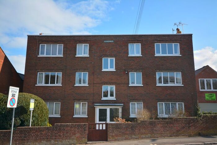 2 Bedroom Flat To Rent In Park Road, Cowes, PO31