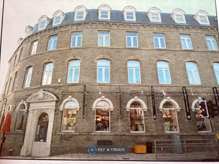 1 Bedroom Flat To Rent In Speight House, Mirfield, WF14