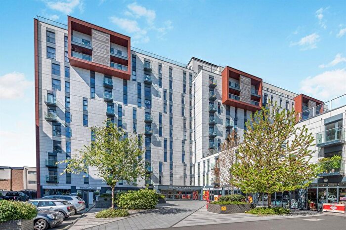2 Bedroom Flat For Sale In Victoria Avenue, Southend-On-Sea, SS2