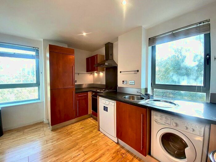 2 Bedroom Flat To Rent In Faroe, Gotts Road, Leeds, West Yorkshire, LS12