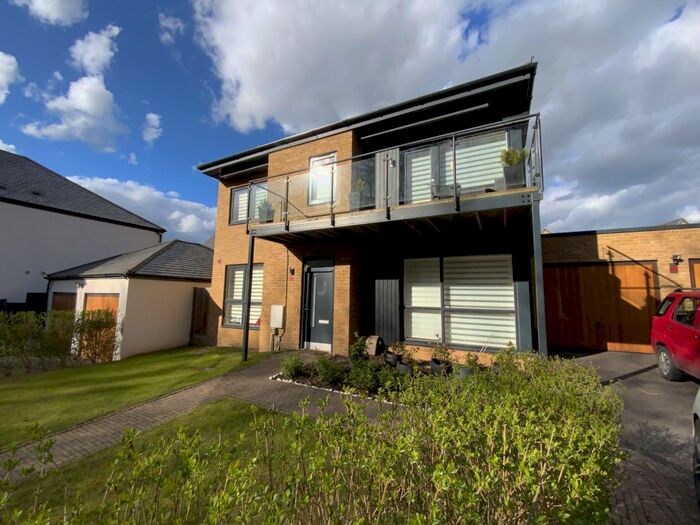 4 Bedroom Property To Rent In Woodpecker Lane, Newhall, Harlow, CM17