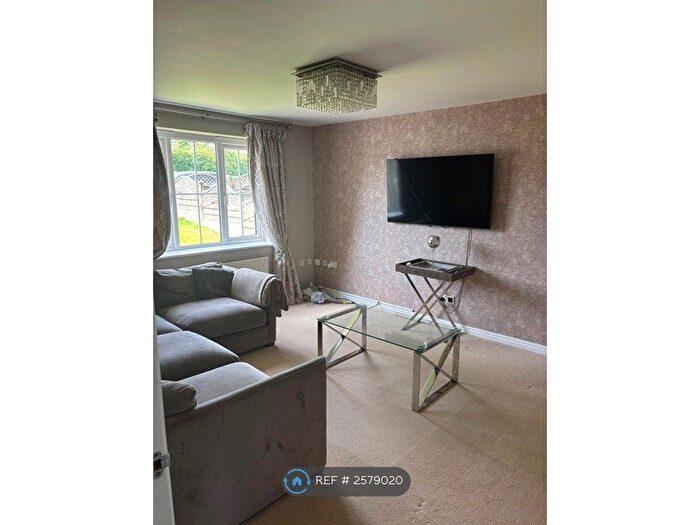 4 Bedroom Detached House To Rent In Alder Road, Leeds, LS14