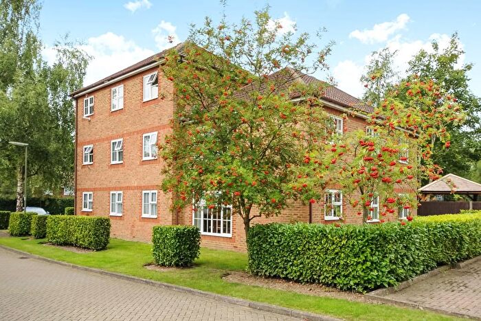 2 Bedroom Flat To Rent In Virginia Water, Surrey, GU25