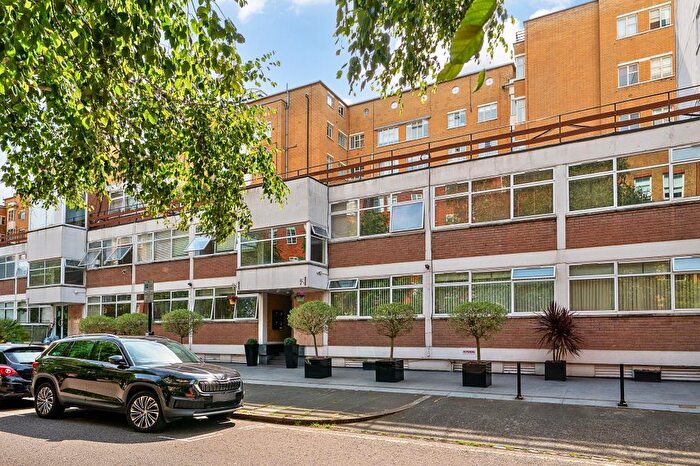 3 Bedroom Flat For Sale In Tower Court, St Johns Wood, NW8