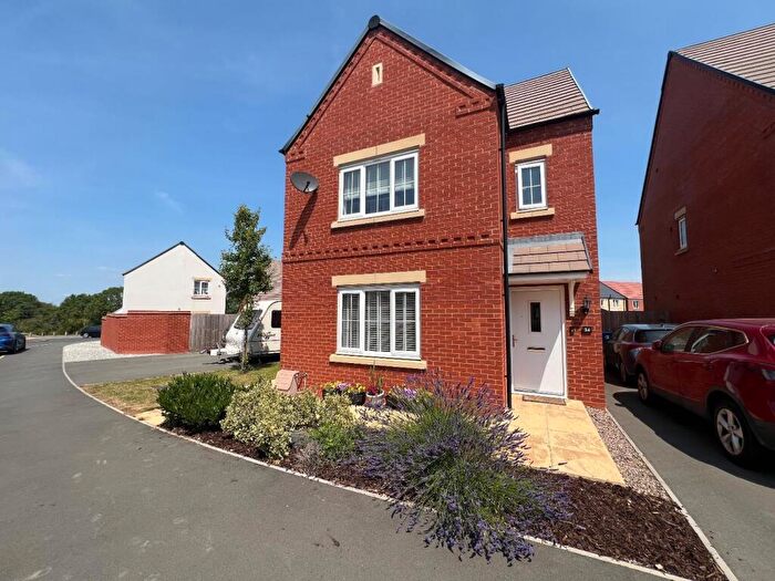 4 Bedroom Detached House For Sale In Goldcrest Way, Rothwell, Kettering, NN14