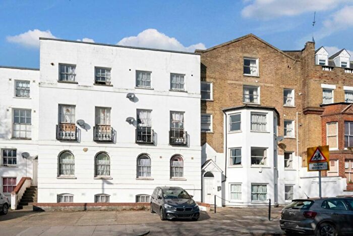 2 Bedroom Flat To Rent In Tollington Park, London, N4