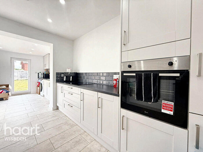 2 Bedroom Detached Bungalow For Sale In Money Bank, Wisbech, PE13