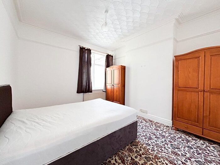 1 Bedroom Flat To Rent In Hengrove Road, Bristol, BS4