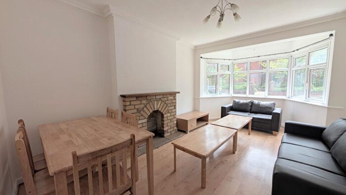3 Bedroom Apartment To Rent In High Mead, Harrow, HA1