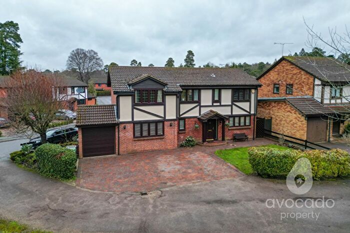 4 Bedroom Detached House For Sale In Cheylesmore Drive, Frimley, Camberley, Surrey, GU16