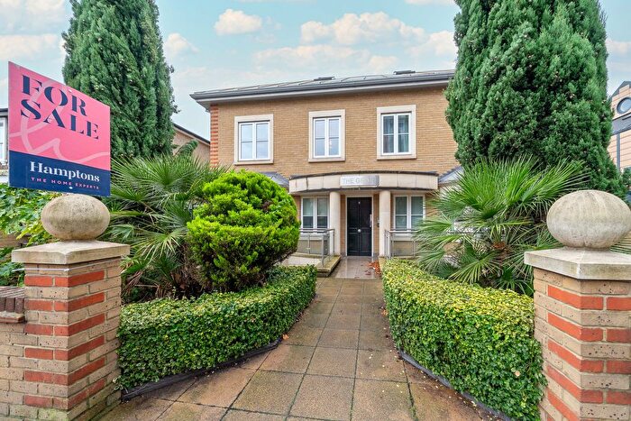 2 Bedroom Flat For Sale In The Grove, Ealing, W5