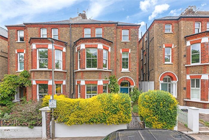 3 Bedroom Maisonette For Sale In St. Ann's Crescent, Wandsworth, London, SW18