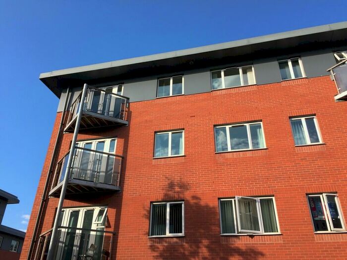 2 Bedroom Apartment To Rent In Caister Hall Apt, CV1